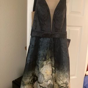 Kenzie dress size 40